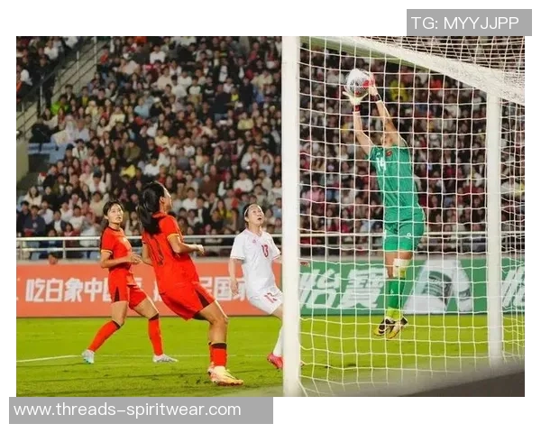 重庆足球队在冠军赛中的实力展现与未来发展潜力分析 重庆足球队在冠军赛中的实力展现与未来发展潜力分析